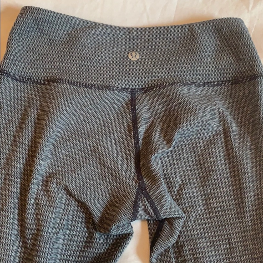 LULULEMON reversible leggings!